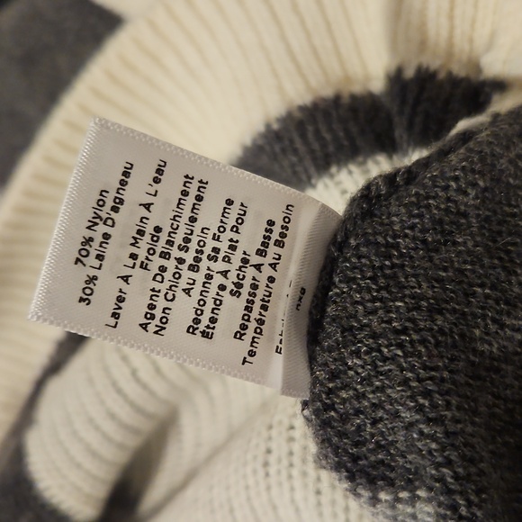 Multi-stripe Sweater With Winter Scene - Picture 4 of 7